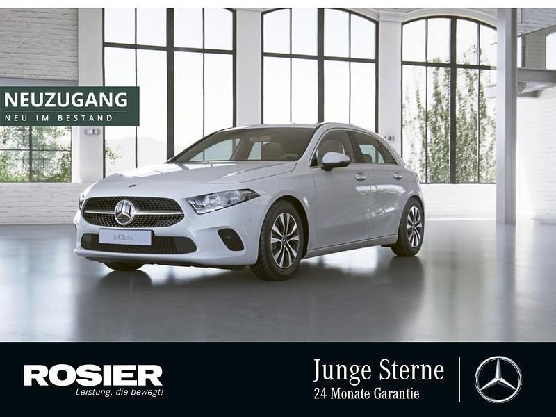Weiss / polarweiß Gebraucht 2022 Mercedes A180 Progressive Limousine | 26.675 € (Guter Preis) - Bild 1/4