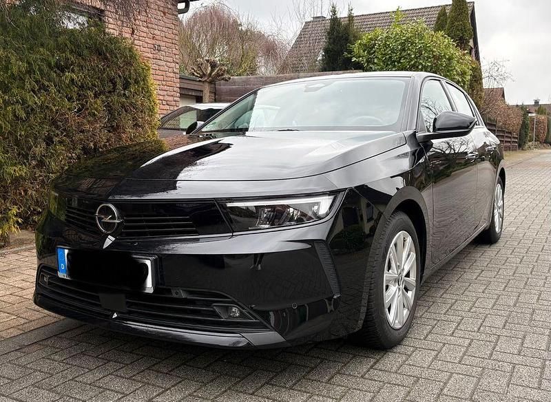 Gebraucht Opel Astra Edition 110 PS (80 kW) 2024 Schwarz Limousine