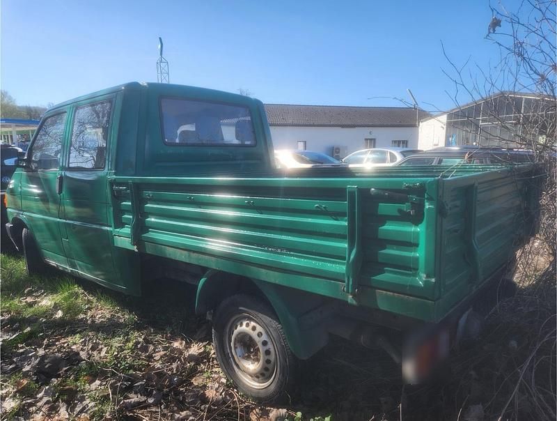 Second-hand VW T4 60 CP (44 kW) 1995 Verde Van