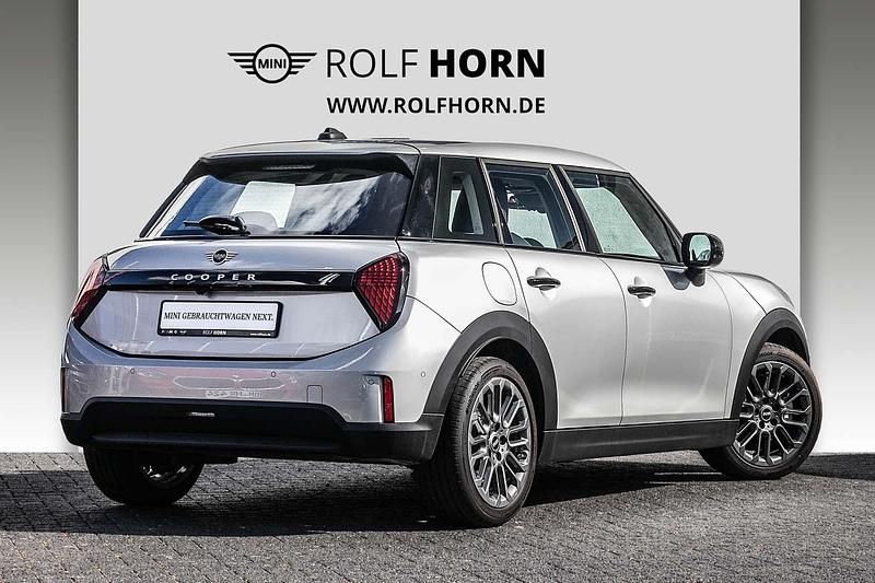 Używany Mini Cooper Classic 156 KM (114 kW) 2024 Srebrny Hatchback