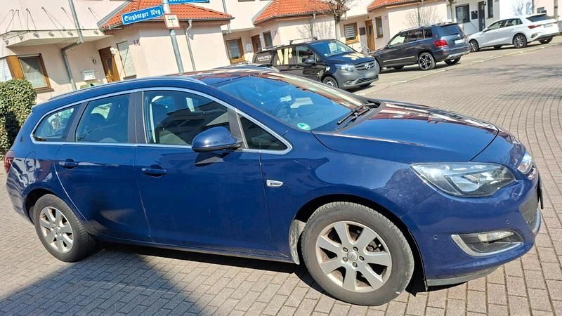 Gebraucht Opel Astra Eco 140 PS (102 kW) 2015 Blau Kombi