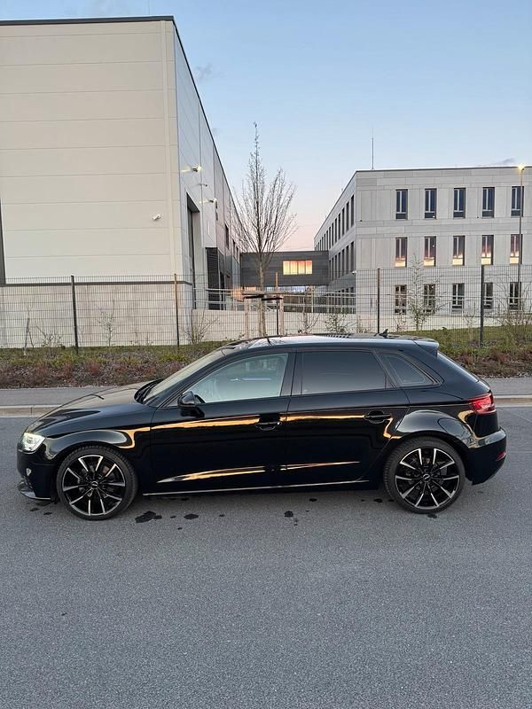 Gebraucht Audi A3 116 PS (85 kW) 2019 Schwarz Limousine
