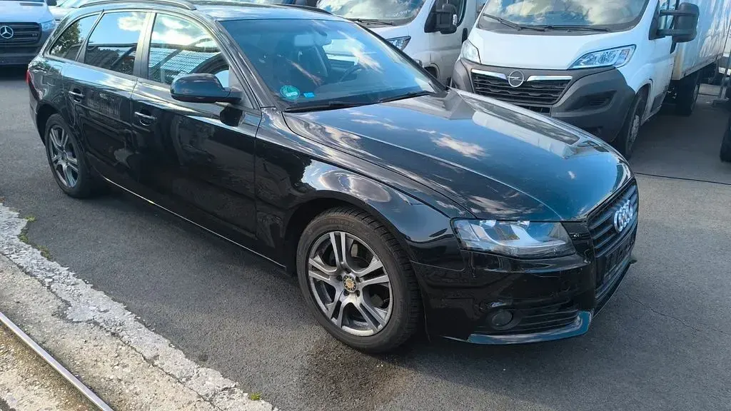 Gebraucht Audi A4 Attraction 170 PS (125 kW) 2011 Schwarz Limousine