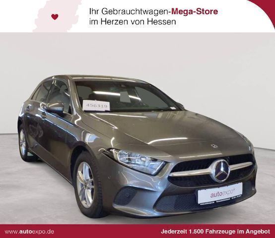Andere Gebraucht 2019 Mercedes A180 Style Limousine | 15.889 € (Guter Preis) - Bild 1/4