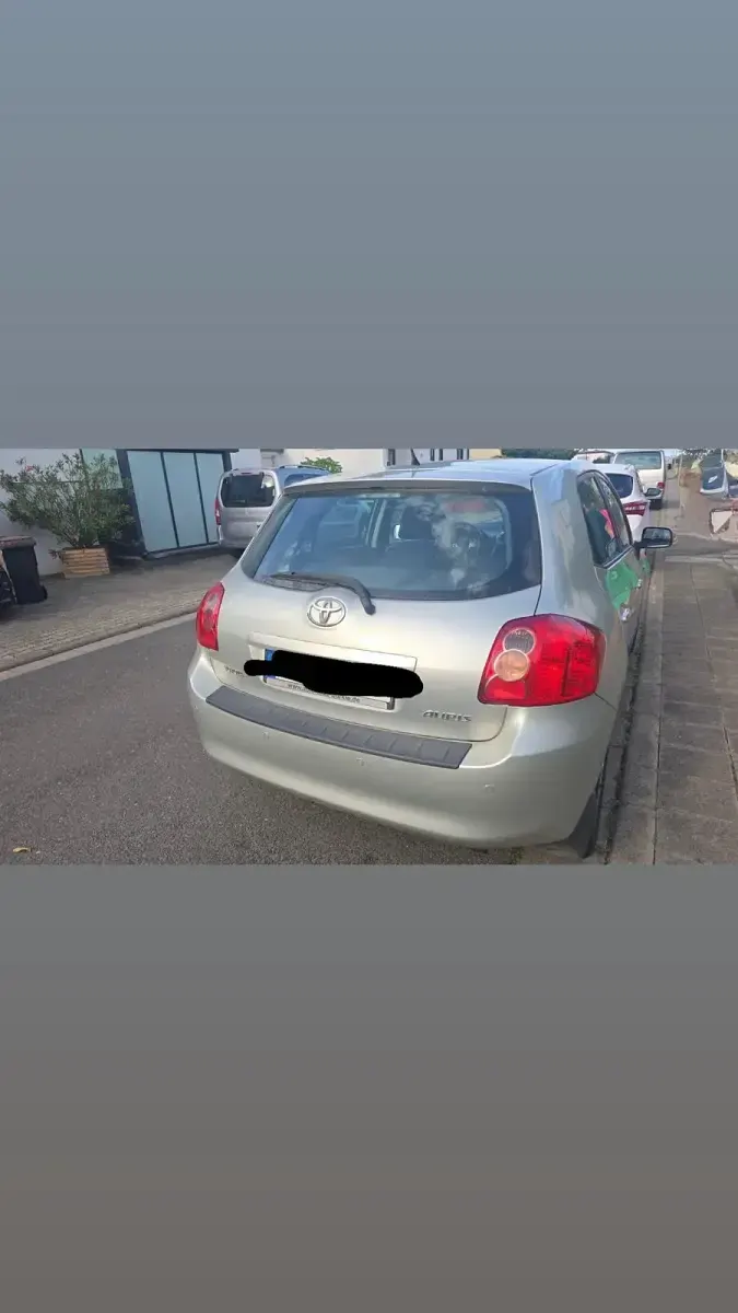 Gebraucht Toyota Auris 124 PS (91 kW) 2007 Silber Kleinwagen