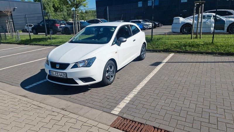 Weiß Gebraucht 2015 Seat Ibiza SC Ecomotive Kleinwagen | 7.000 € (Fairer Preis) - Bild 1/4