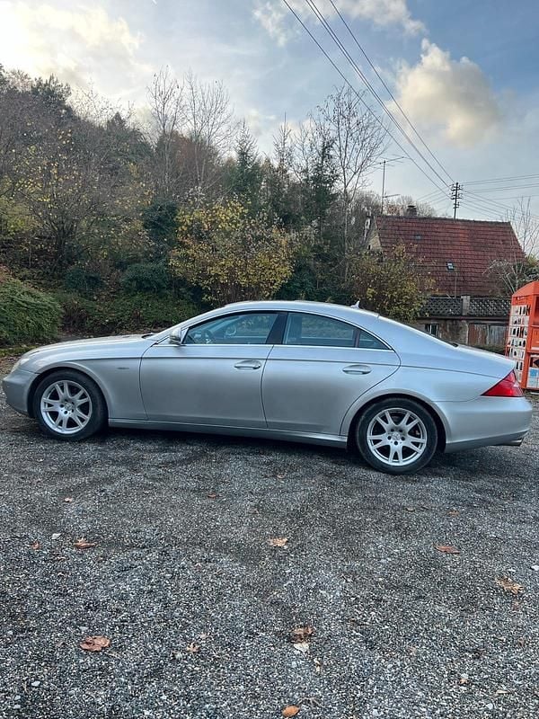 Gebraucht Mercedes CLS320 224 PS (164 kW) 2007 Silber Limousine
