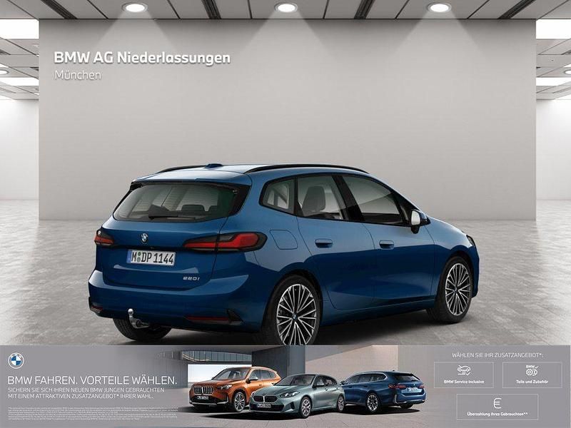 Gebraucht BMW 220 Active Tourer Luxury Line 156 PS (114 kW) 2025 Blau Van / Kleinbus