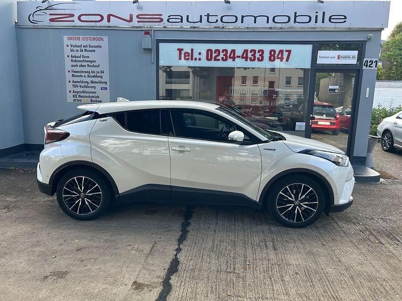 Weiß Gebraucht 2018 Toyota C-HR Team SUV | 17.700 € (Fairer Preis) - Bild 1/4