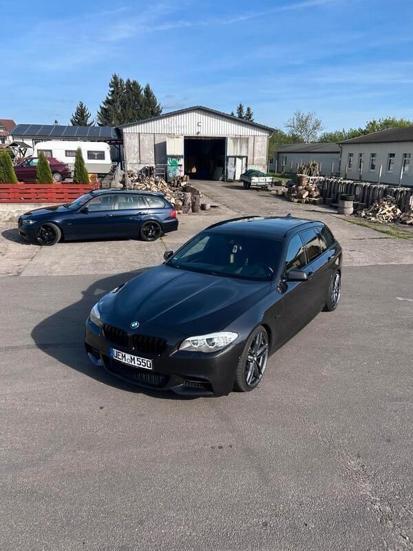 Grau Gebraucht 2013 BMW M550 Limousine | 13.000 € (Superpreis) - Bild 1/4