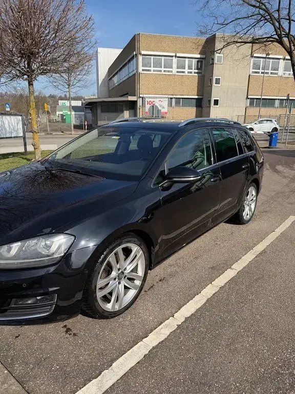 Gebraucht VW Golf VII Highline 140 PS (102 kW) 2014 Schwarz Kombi