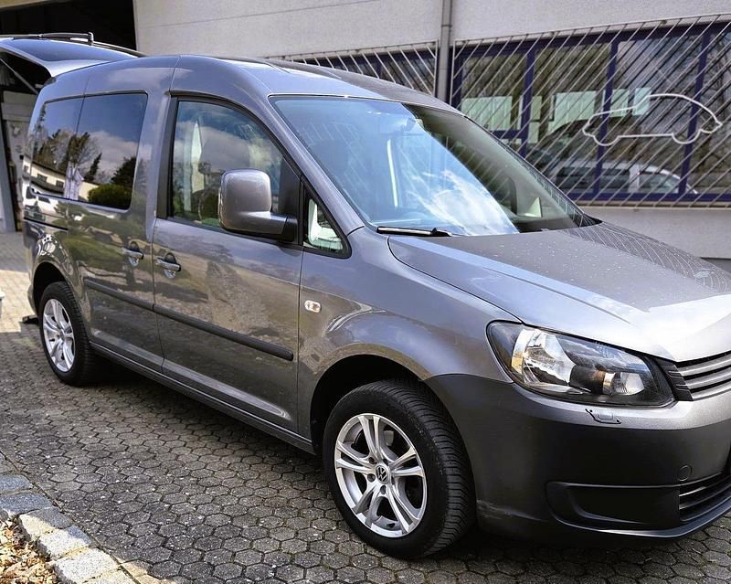 Gebraucht VW Caddy Team 102 PS (75 kW) 2015 Grau Van / Kleinbus