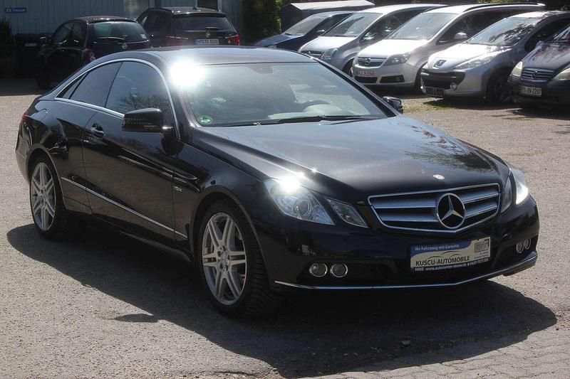 Second-hand Mercedes E200 184 CP (135 kW) 2011 Negru Coupe