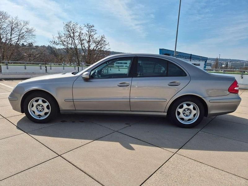 Gebraucht Mercedes E350 272 PS (200 kW) 2005 Silber Limousine