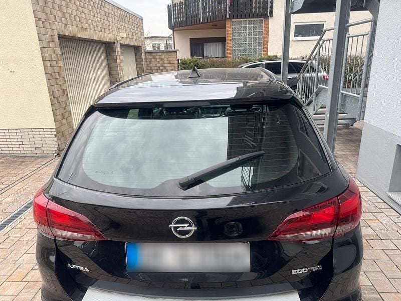 Second-hand Opel Astra 105 CP (77 kW) 2017 Negru Break
