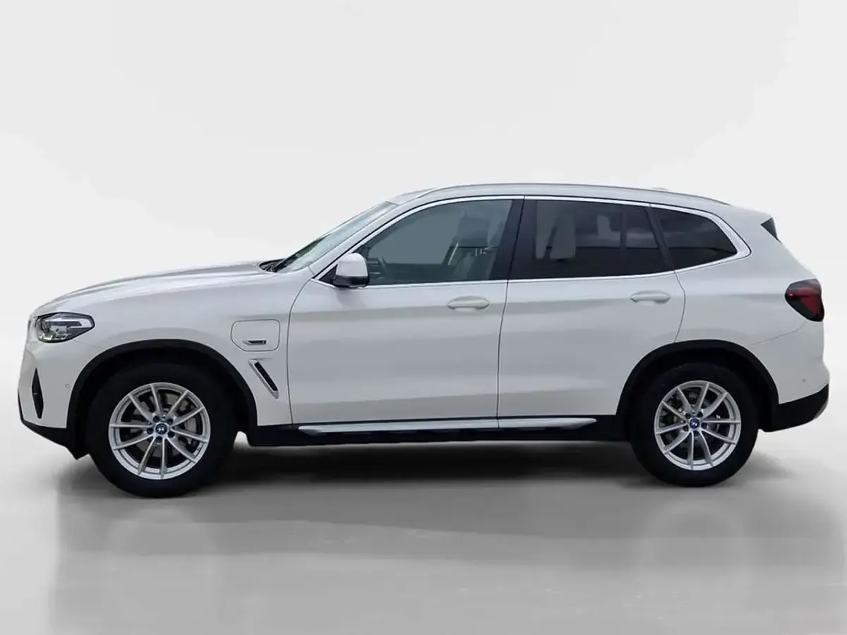 Gebraucht BMW X3 Sport Line 292 PS (214 kW) 2022 Alpinweiß uni SUV