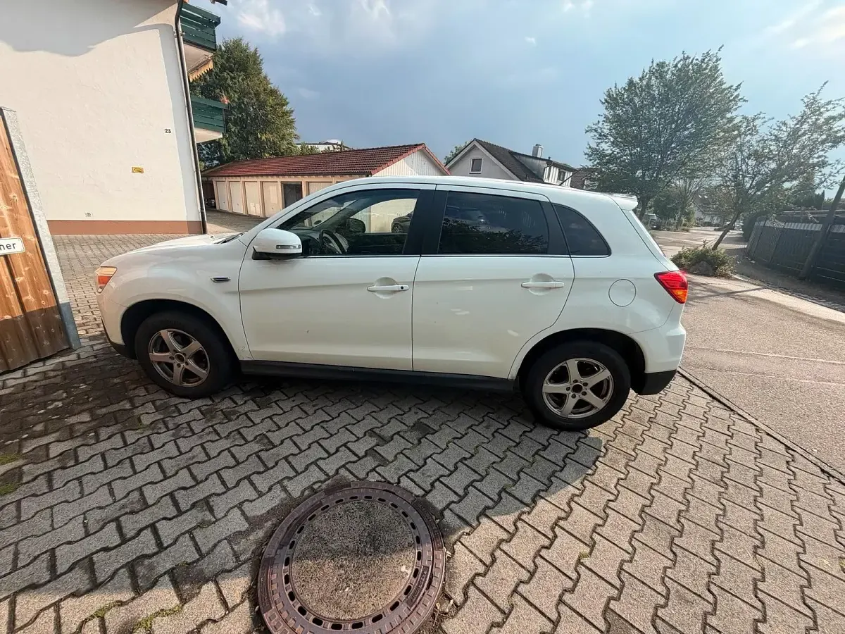 Gebraucht Mitsubishi ASX 150 PS (110 kW) 2011 Weiß SUV