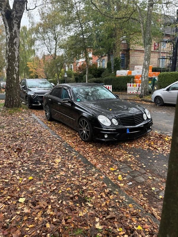 Schwarz Gebraucht 2008 Mercedes E63 AMG Avantgarde Limousine | 11.500 € - Bild 1/4