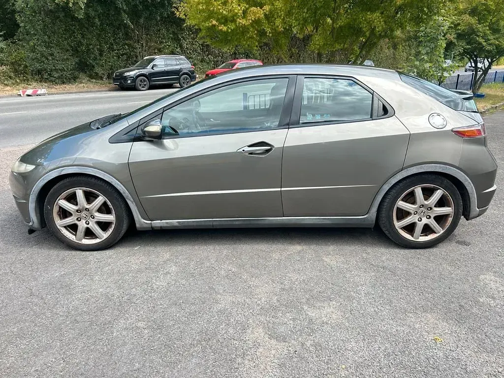 Gebraucht Honda Civic 140 PS (102 kW) 2008 Grau Limousine