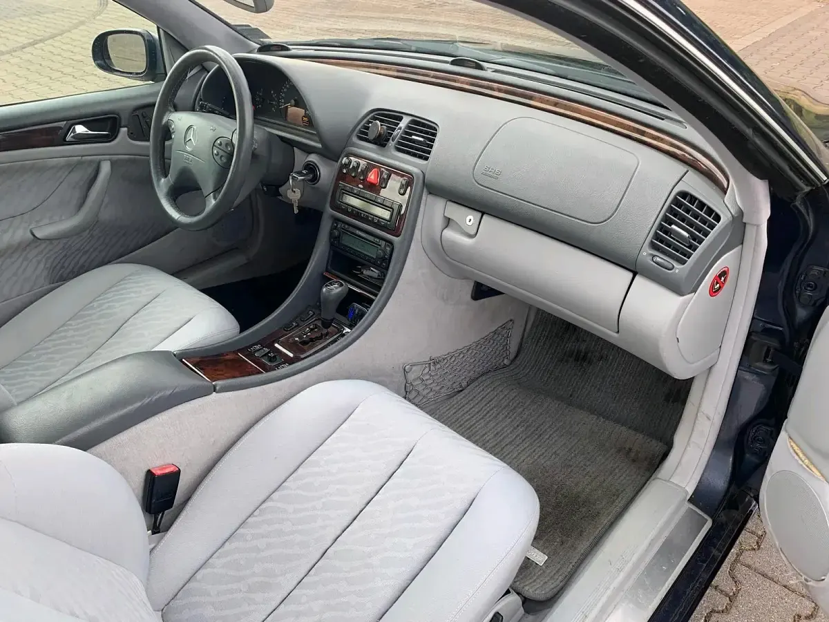 Gebraucht Mercedes CLK320 Avantgarde 218 PS (160 kW) 2000 Blau Coupé