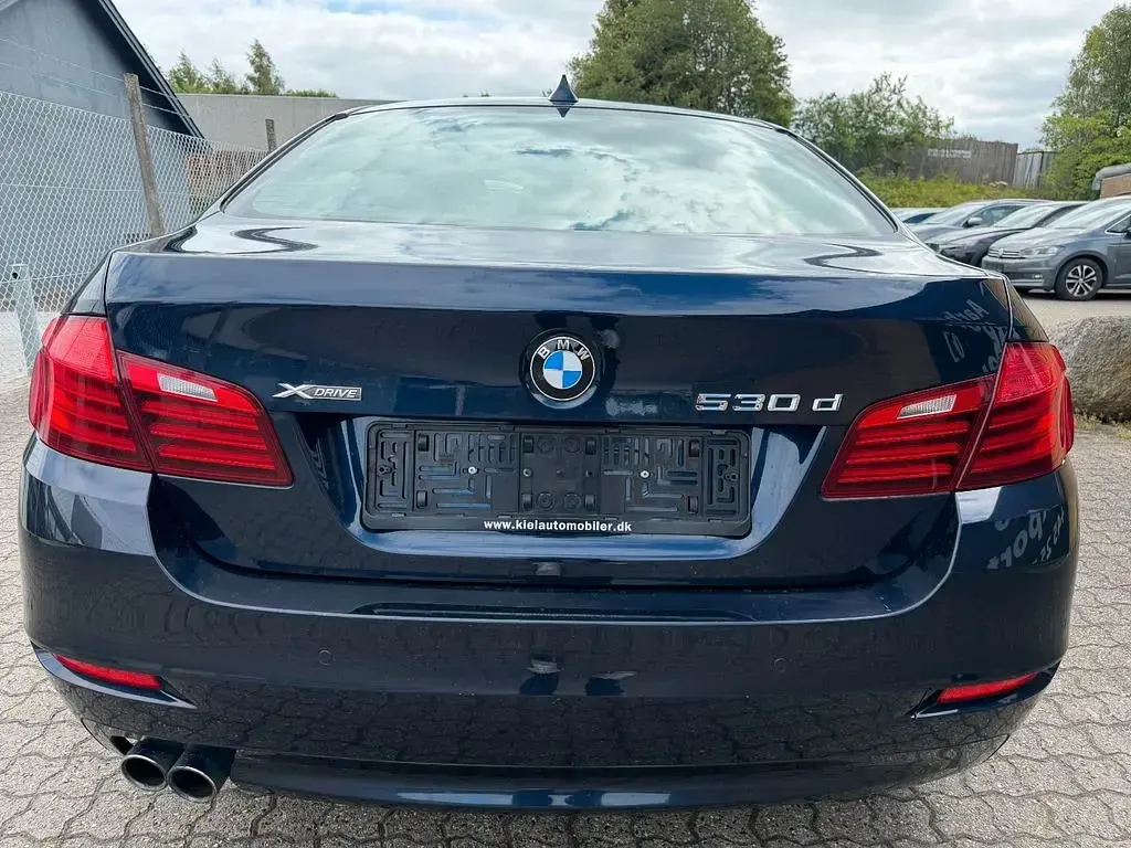 Gebraucht BMW 530 258 PS (189 kW) 2015 Blau Limousine