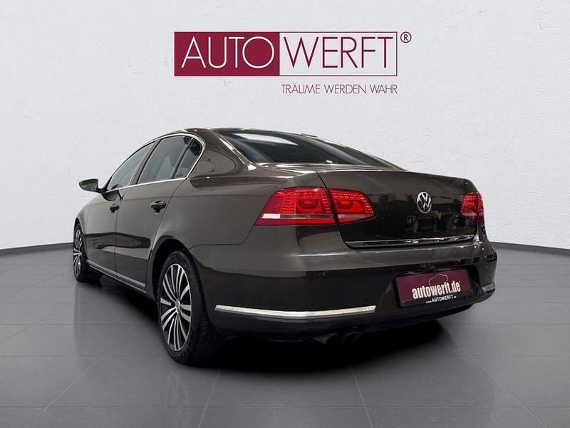 Gebraucht VW Passat Highline 160 PS (117 kW) 2012 Braun Limousine