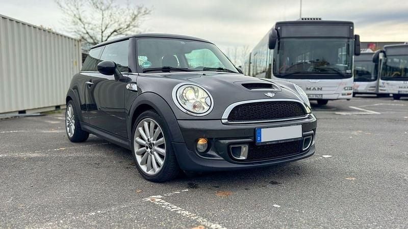 Grau Gebraucht 2012 Mini Cooper SD Kleinwagen | 7.900 € (Fairer Preis) - Bild 1/4