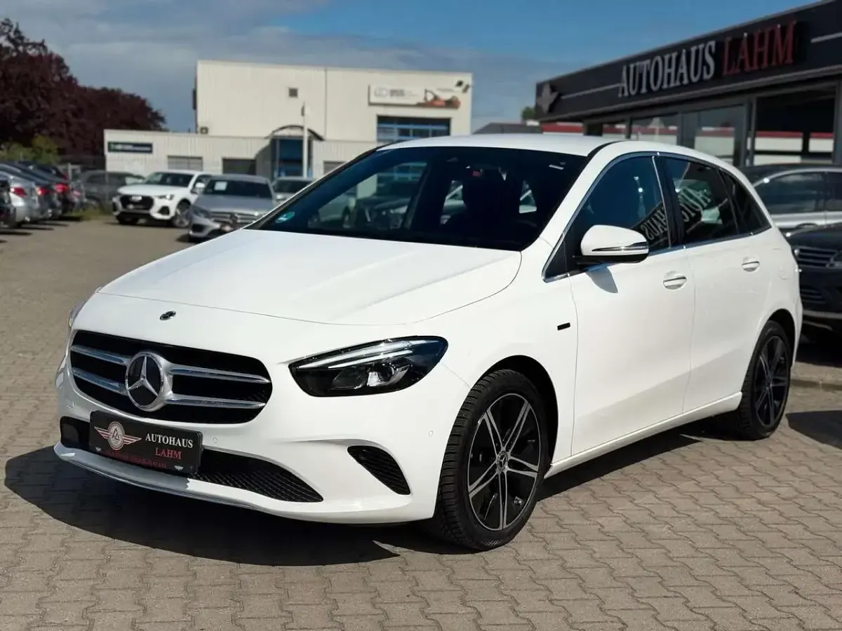 Gebraucht Mercedes E250 Progressive 160 PS (117 kW) 2021 Weiß Limousine