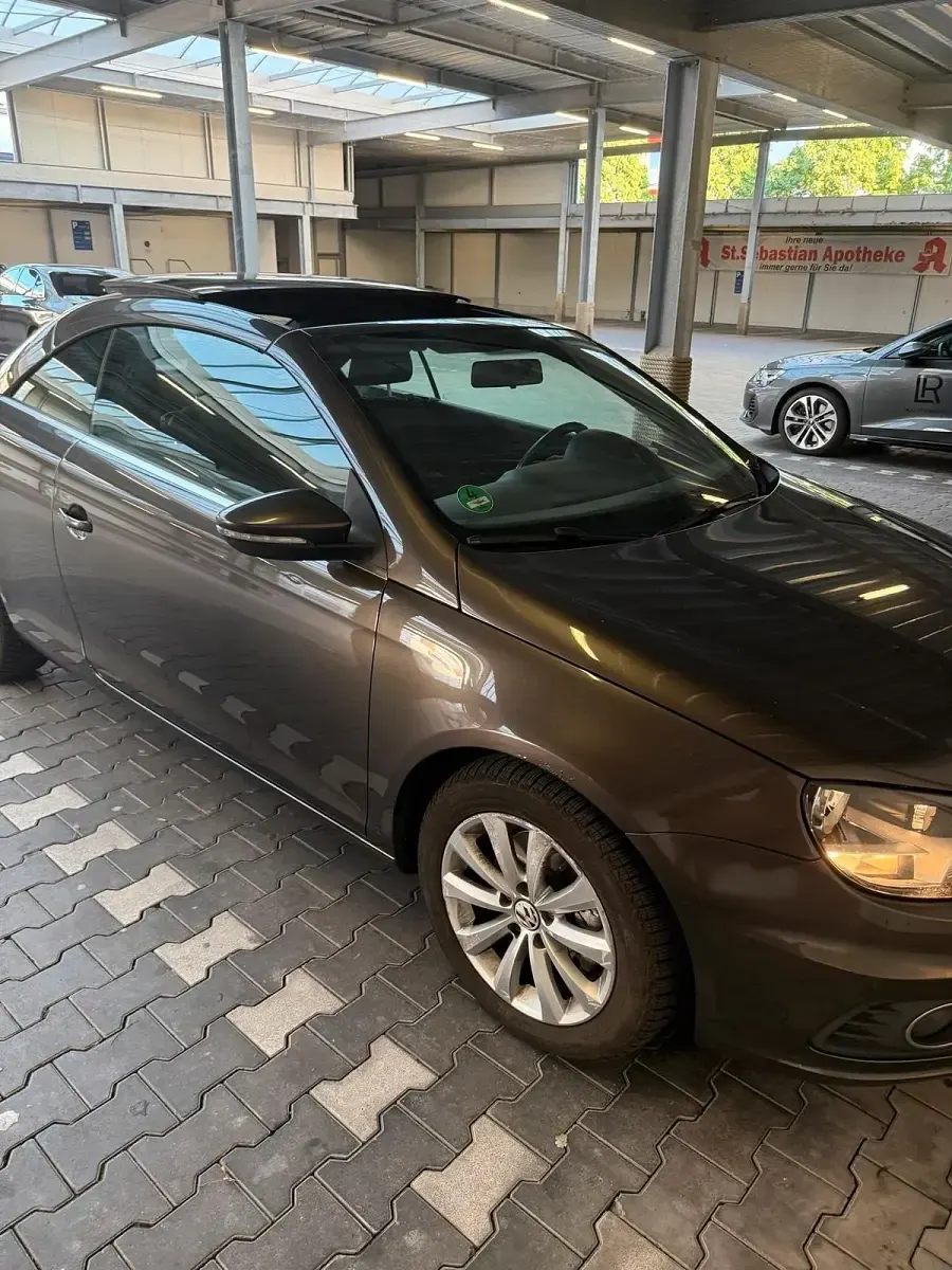 Gebraucht VW Eos 122 PS (89 kW) 2012 Braun Cabrio