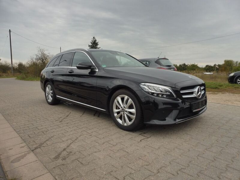 Gebraucht Mercedes C300 258 PS (189 kW) 2019 Schwarz Kombi