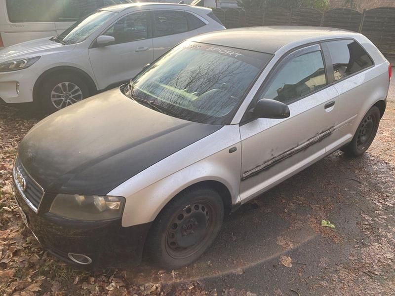 Second-hand Audi A3 Ambiente 116 CP (85 kW) 2004 Gri Hatchback