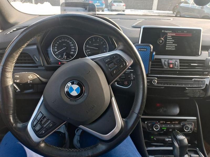 Gebraucht BMW 220 Gran Tourer Advantage 192 PS (141 kW) 2016 Schwarz Van / Kleinbus