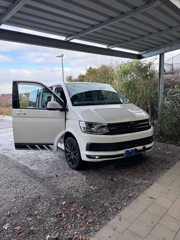 Weiß Gebraucht 2017 VW Multivan Van | 44.899 € - Bild 1/4