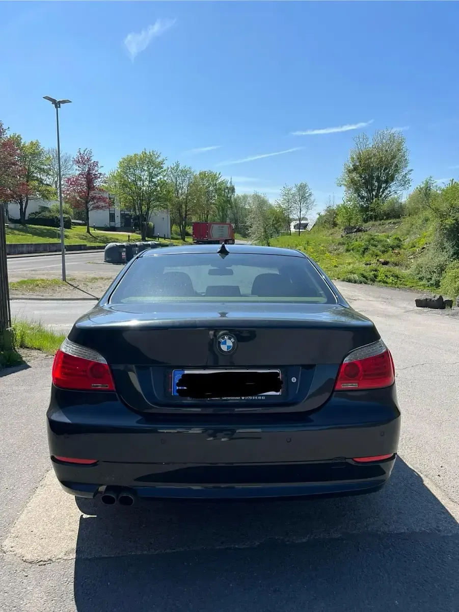 Gebraucht BMW 530 235 PS (172 kW) 2007 Schwarz Limousine