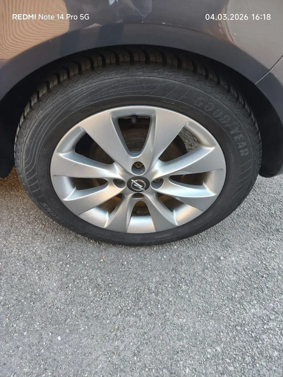 Gebraucht Opel Corsa Active 87 PS (63 kW) 2013 Braun Kleinwagen