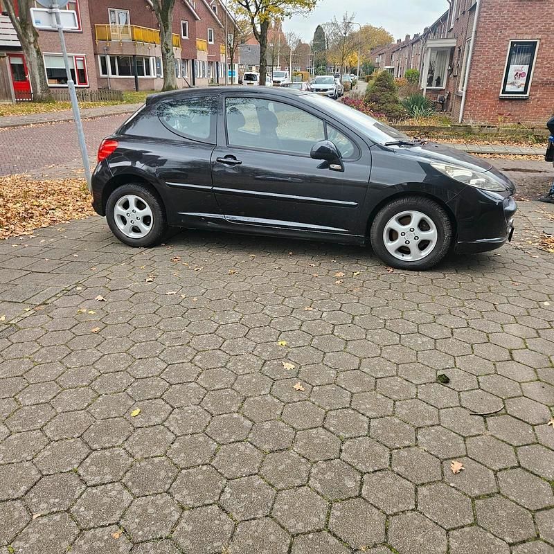 Schwarz Gebraucht 2007 Peugeot 207 Kleinwagen | 750 € (Guter Preis) - Bild 1/4