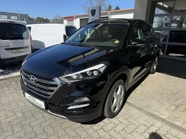 Gebraucht Hyundai Tucson Premium 177 PS (130 kW) 2016 Phantom black / mic SUV