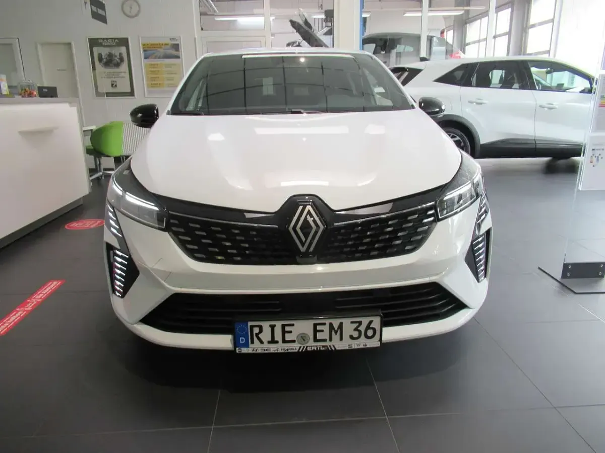 Gebraucht Renault Clio Techno 91 PS (66 kW) 2025 Weiß Kleinwagen