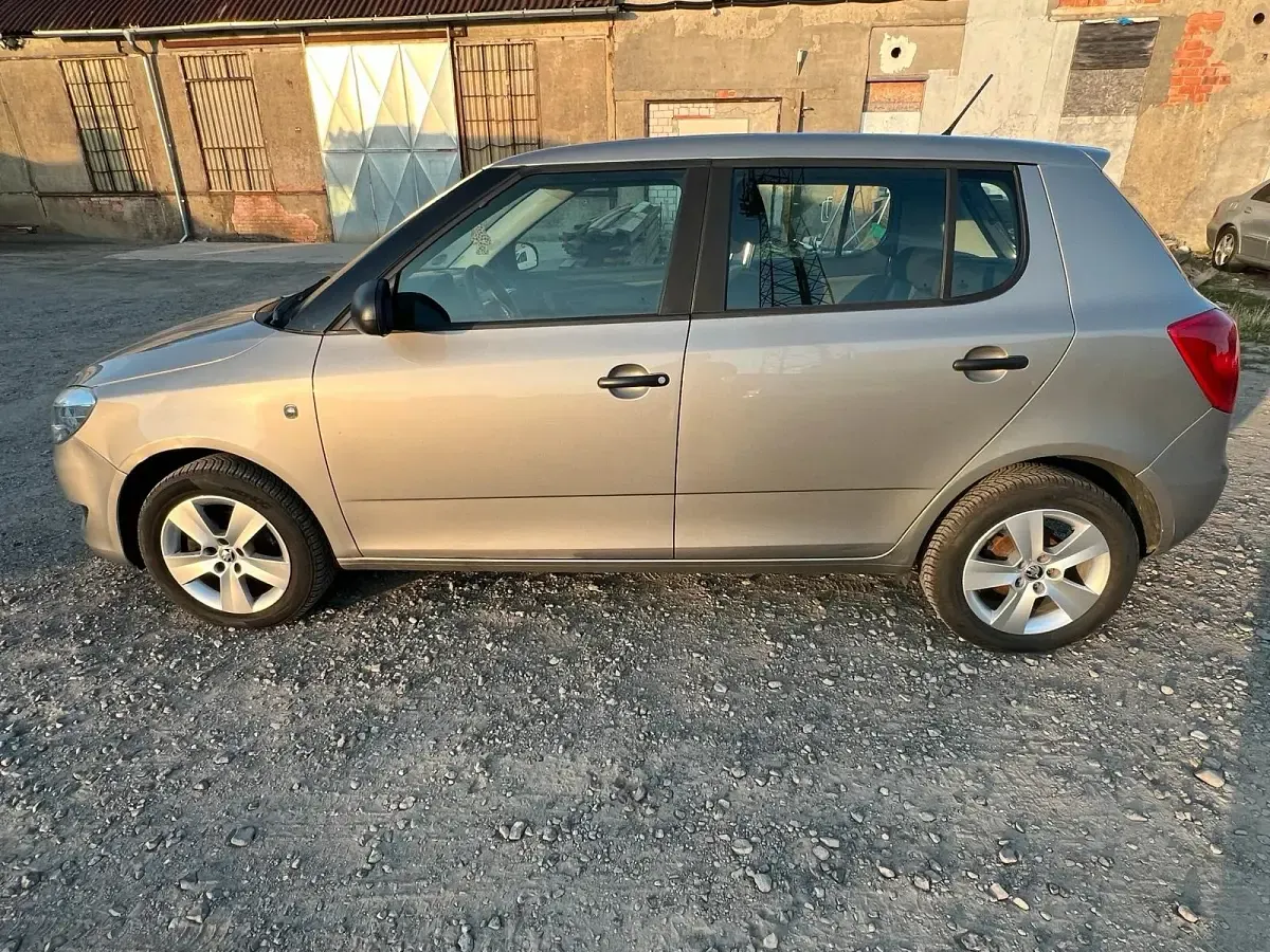 Gebraucht Skoda Fabia 60 PS (44 kW) 2014 Gelb Kleinwagen
