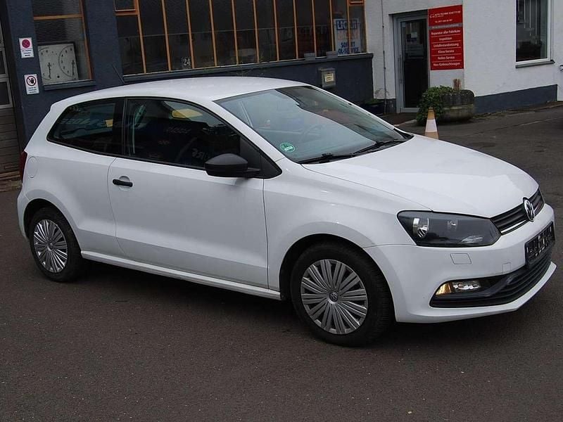 Gebraucht VW Polo Trendline 60 PS (44 kW) 2014 Pure white Limousine