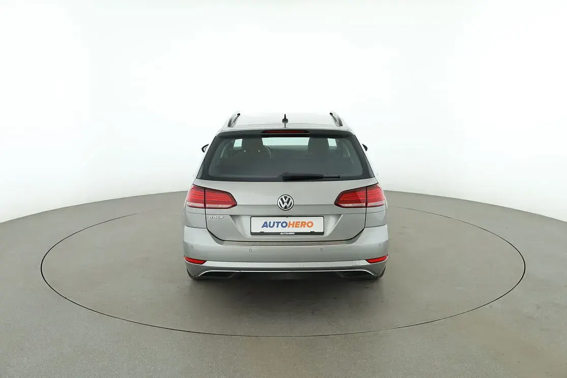 Gebraucht VW Golf VII Comfortline 2019 Grau Kombi