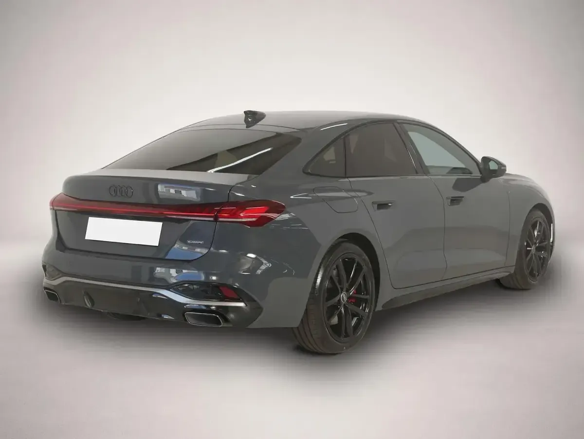 Gebraucht Audi A5 S-Line 299 PS (219 kW) 2025 Manufacturer Limousine