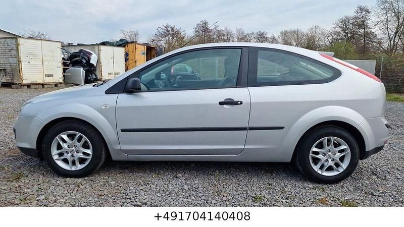 Gebraucht Ford Focus 101 PS (74 kW) 2005 Silber Limousine