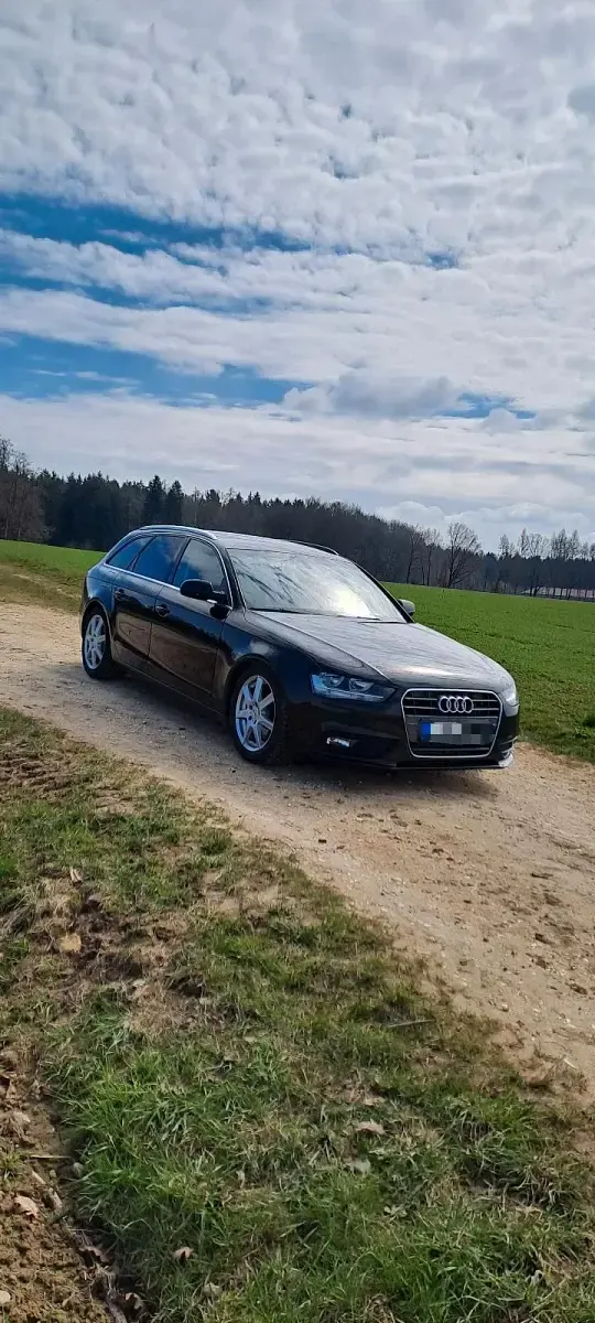 Gebraucht Audi A4 143 PS (105 kW) 2013 Schwarz Kombi