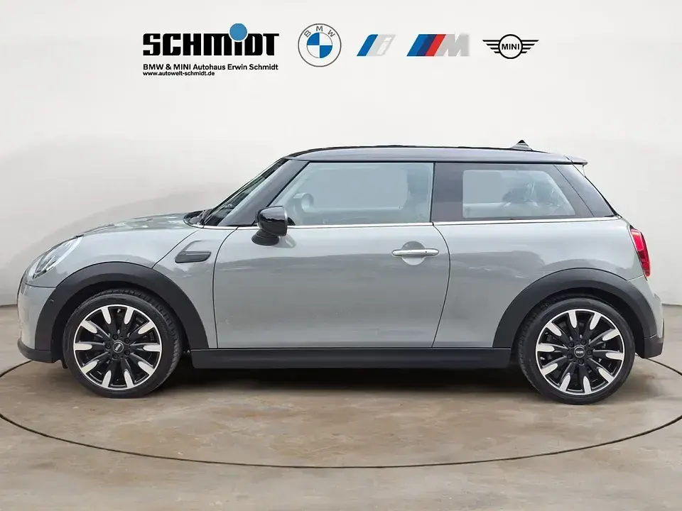 Gebraucht Mini Cooper Classic 136 PS (100 kW) 2021 (grau)  moonwalk grey Kleinwagen