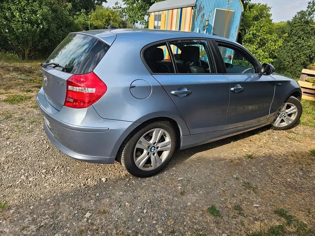 Gebraucht BMW 118 Sport Line 143 PS (105 kW) 2011 Silber Kleinwagen