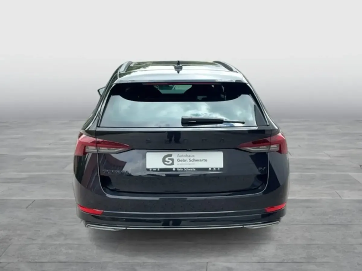 Gebraucht Skoda Octavia SportLine 204 PS (150 kW) 2022 Schwarz Kombi