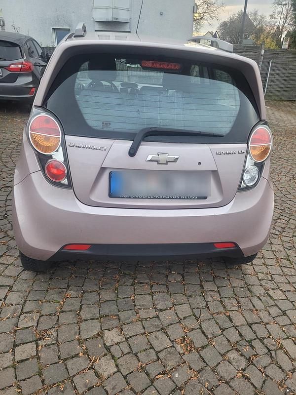 Gebraucht Chevrolet Spark 82 PS (60 kW) 2012 Silber Kleinwagen