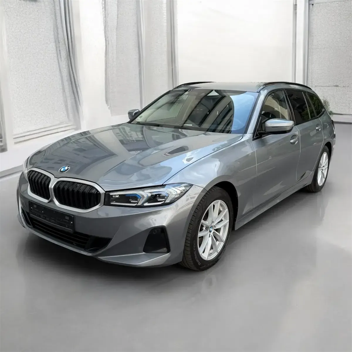 Gebraucht BMW 318 156 PS (114 kW) 2024 Grau Kombi