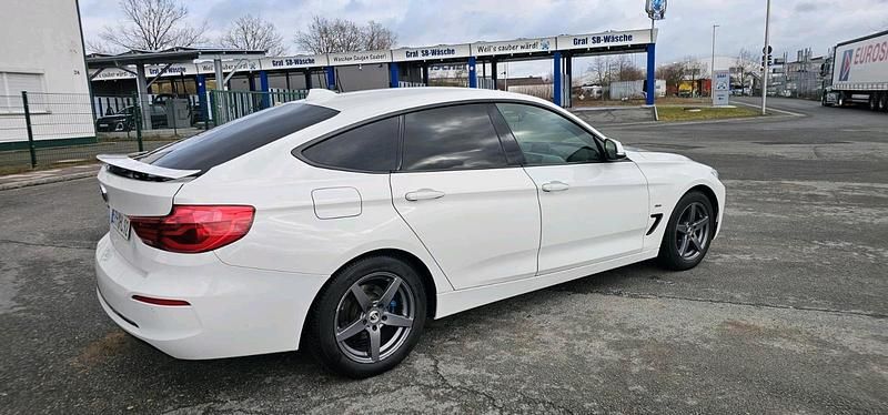 Gebraucht BMW 320 190 PS (139 kW) 2017 Weiß Limousine